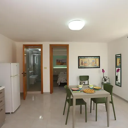 Apartament Hibiscus *